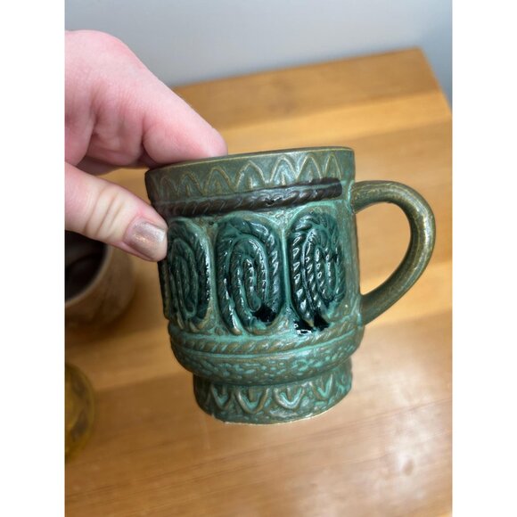 Vintage stoneware mugs cottagecore colourful set of 5 - small flea bites/ chips - Picture 5 of 10